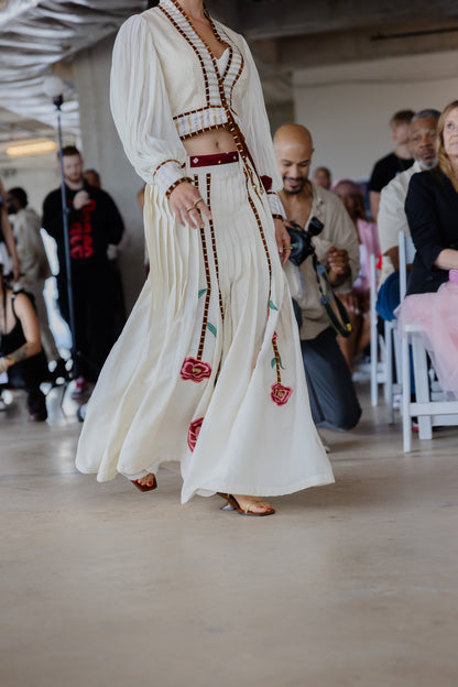 DANCING ROSES